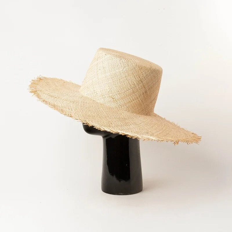 Fashion Trend Flat Top Straw Classic Treasure Grass Sun Protection Hat Outdoor Beach Hat Designer Black Cap