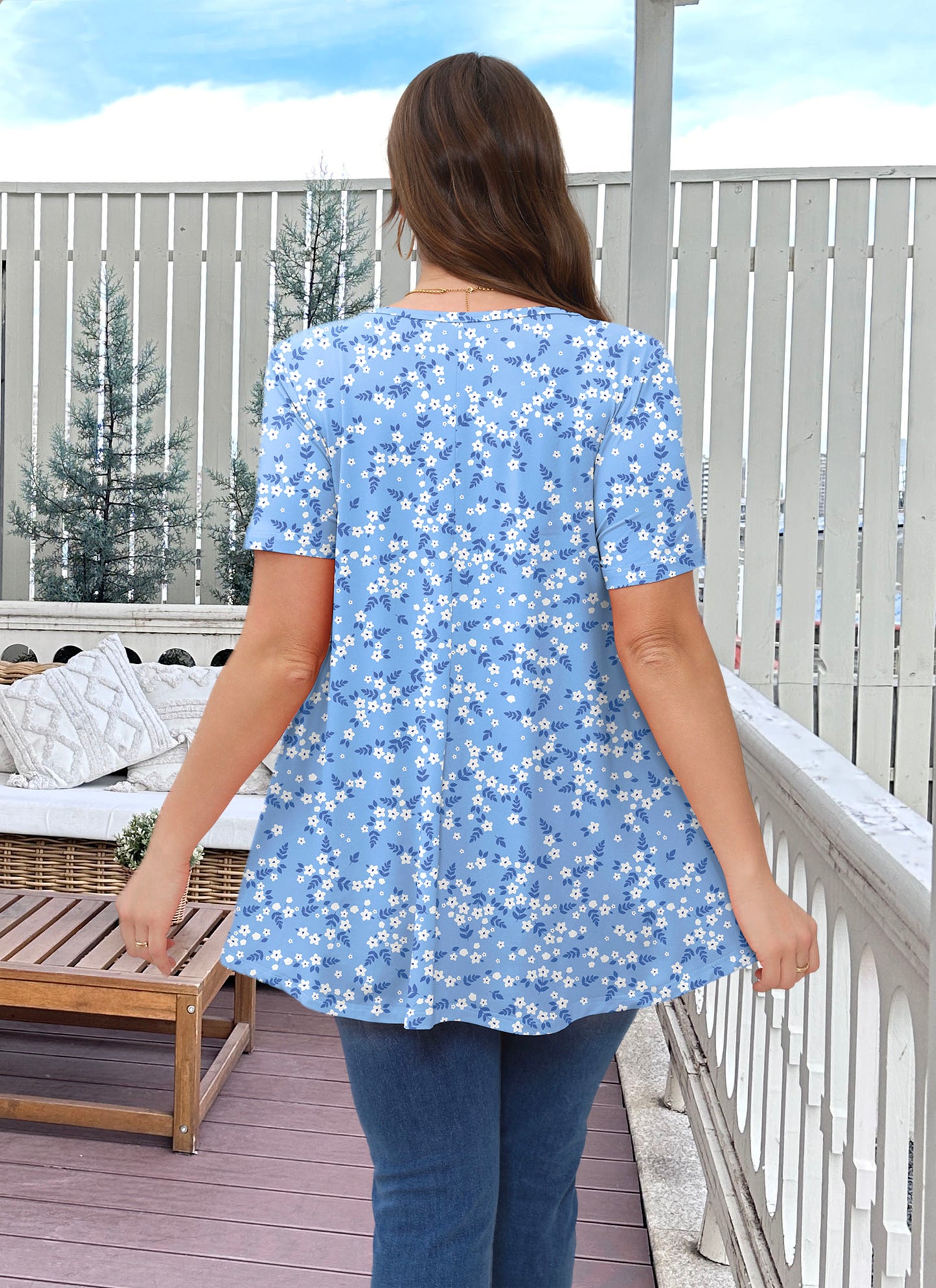 Tunic Tops for Women Plus Size Short Sleeve Crew Neck Swing Flare Loose T-Shirt Blouses to Wear with Leggings  Light Blue Floral Tunics