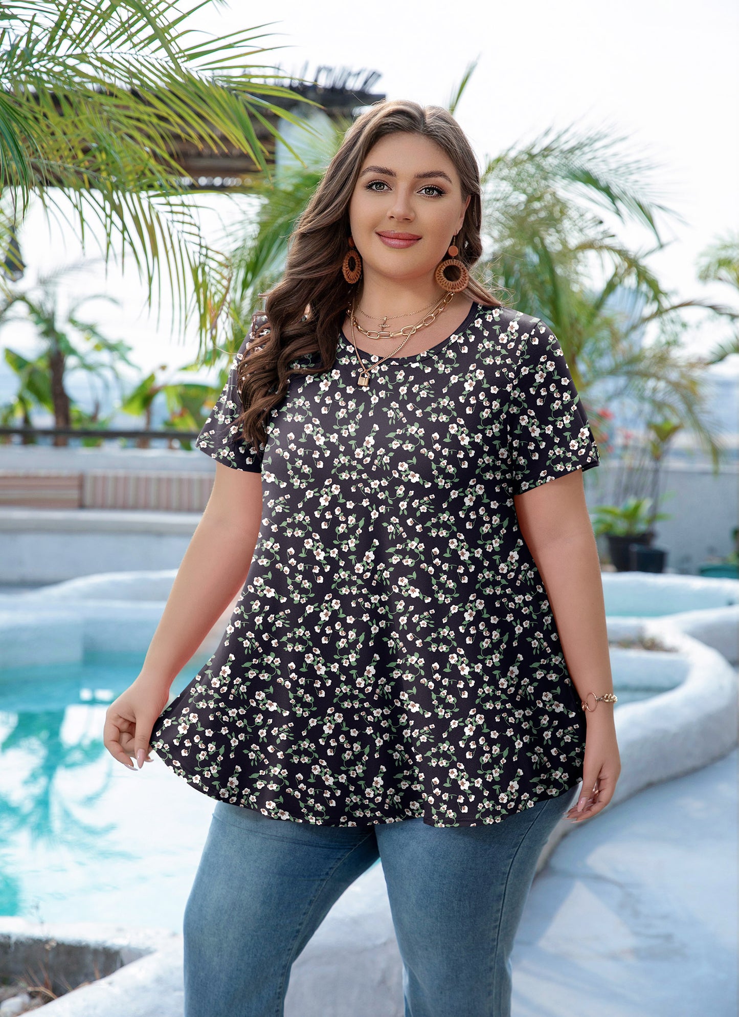 Womens Plus Size Tops Short Sleeve Swing Flare Flowy Tunic Loose Fit Summer Casual Blouses to Wear with Leggings Black White Floral Tops