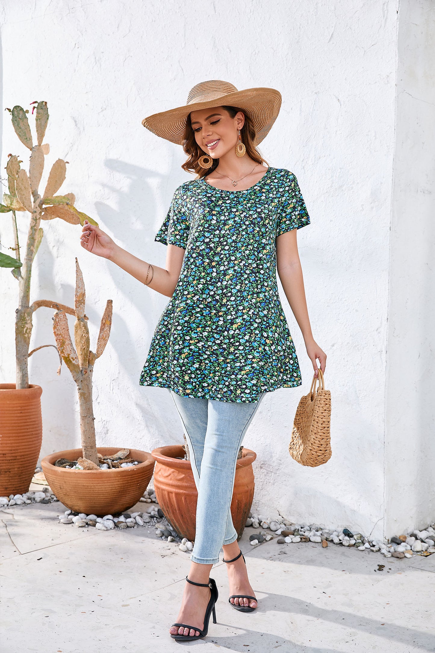 Tunic Tops for Women Plus Size Short Sleeve Crew Neck Swing Flare Loose T-Shirt Blouses to Wear with Leggings B8 SATXGS