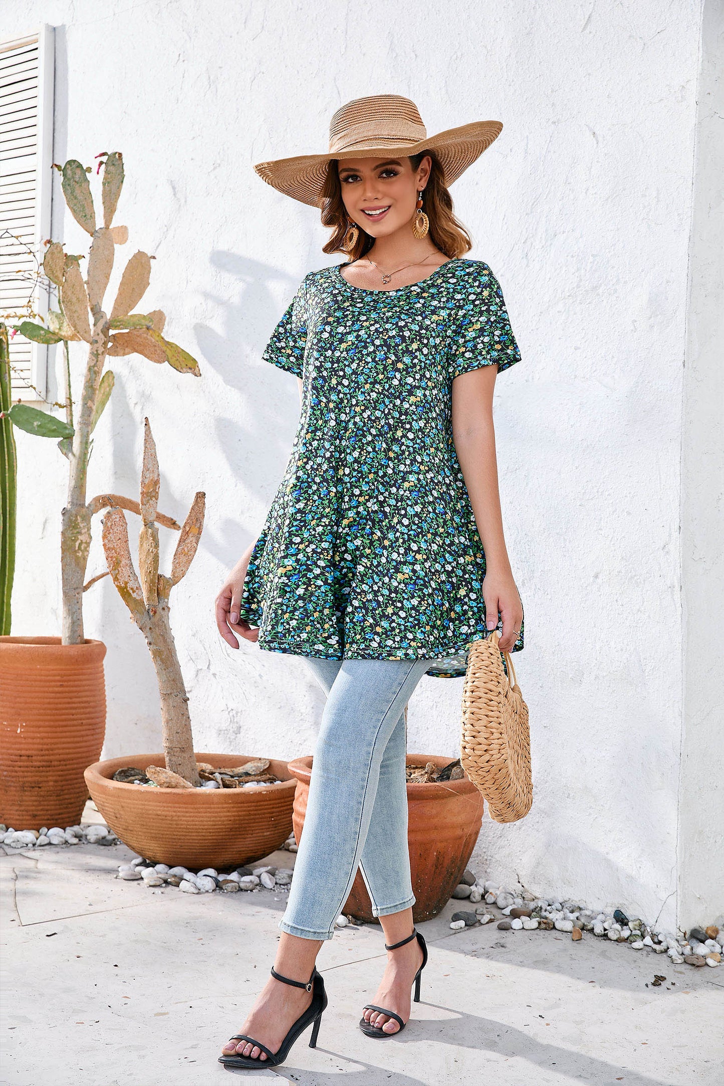 Tunic Tops for Women Plus Size Short Sleeve Crew Neck Swing Flare Loose T-Shirt Blouses to Wear with Leggings B8 SATXGS